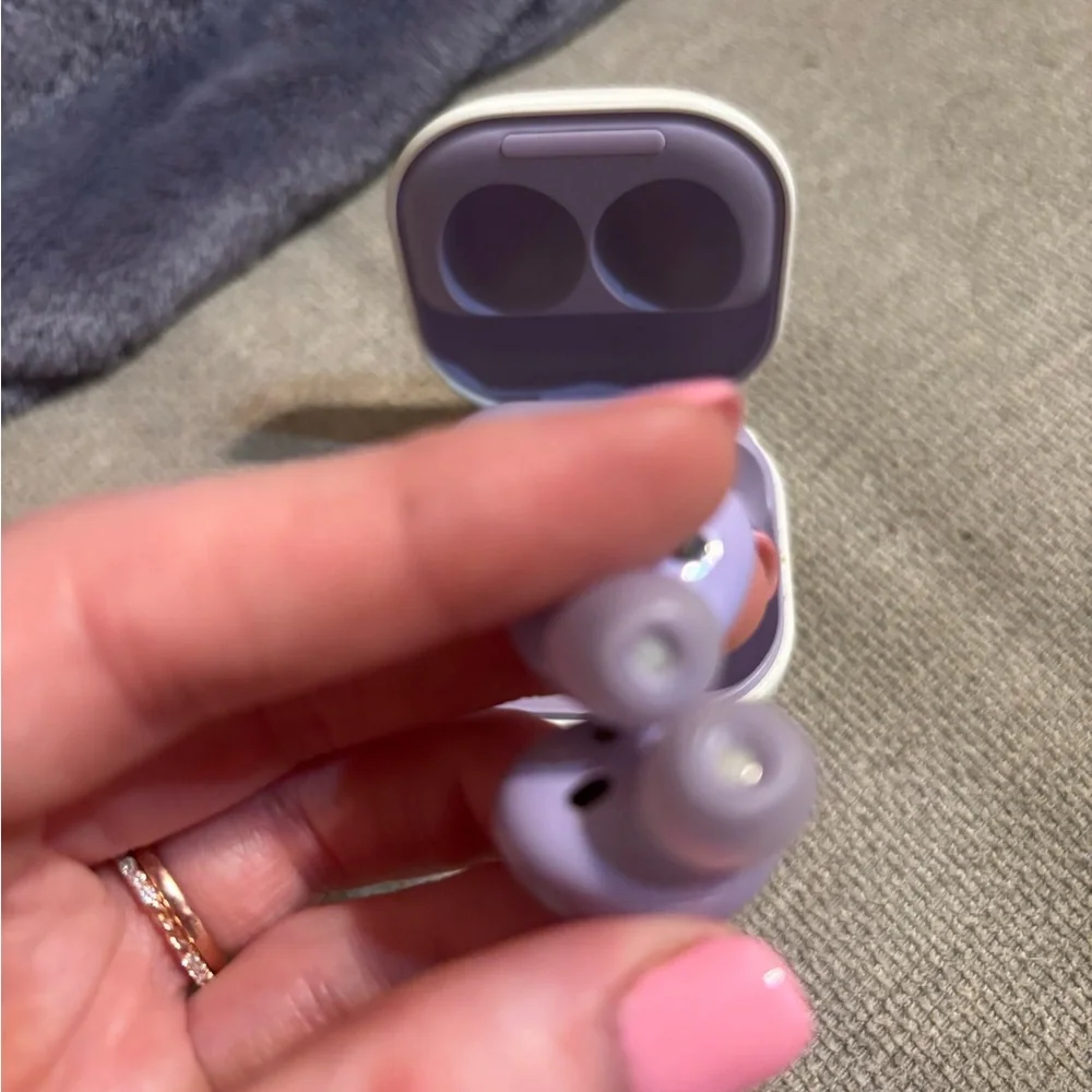 Samsung falcon Earbuds purple